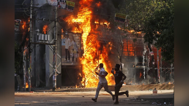 बंगलादेशमा हिंसात्मक प्रदर्शन, गोली लागेर ४ जनाको मृत्यु