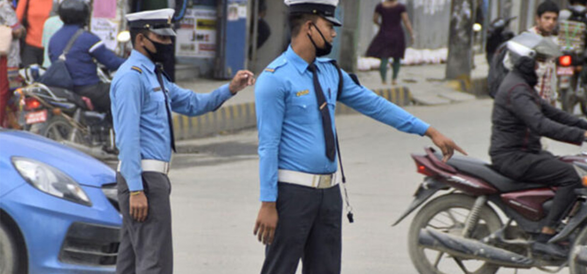 जनकपुरधाममा ट्राफिक नियम उल्लङ्घन रोक्न प्रहरीको कडा निगरानी
