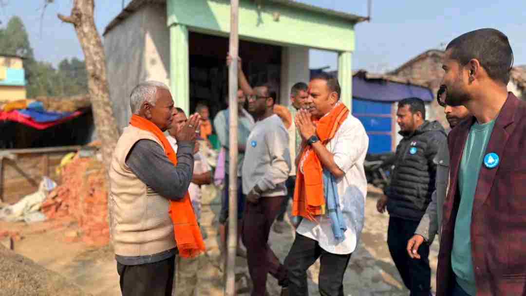 धनुषा–३ मा चुनावी सरगर्मी तीव्र, रास्वपाका मनिष झा घरदैलोमा सक्रिय