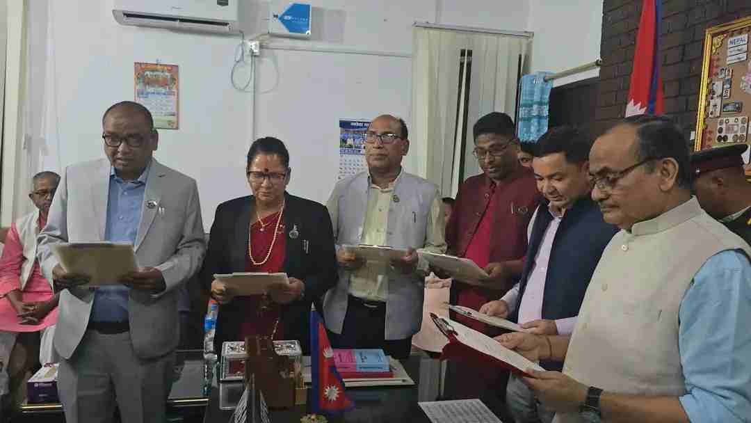 मधेसमा पाँच नयाँ मन्त्रीको शपथ, अर्थमा भट्टराई र भौतिकमा समिर