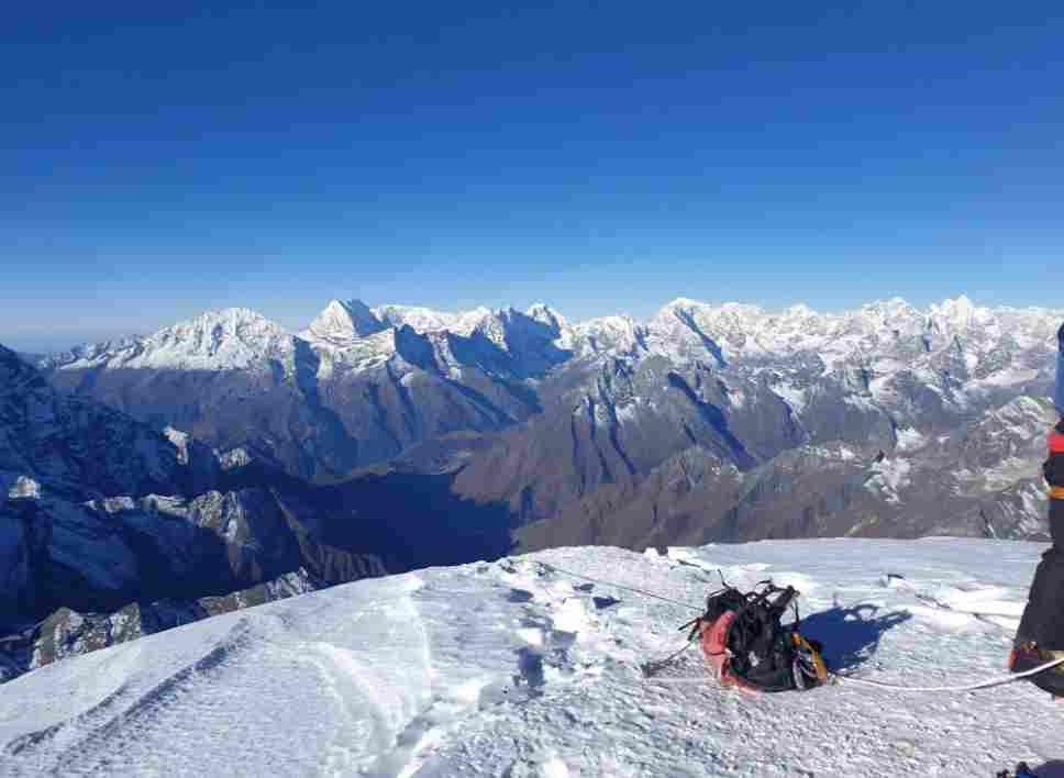 हिमालय क्षेत्रमा ग्लेशियर पग्लिने क्रम तीव्र, नेपालसहित ८ देशलाई खतराको घण्टी