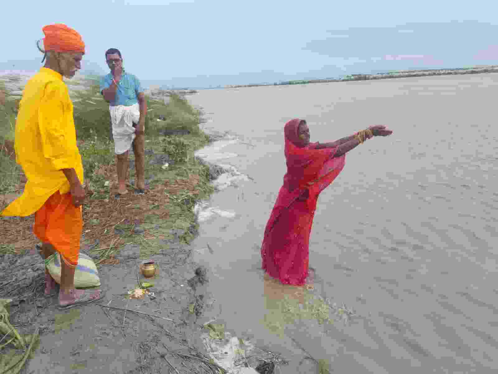 पितृ तर्पण : वैदिक स्मृतिदेखि महालया र सोह्रश्राद्धसम्मको सनातन परम्परा —प्रेमचन्द्र झा