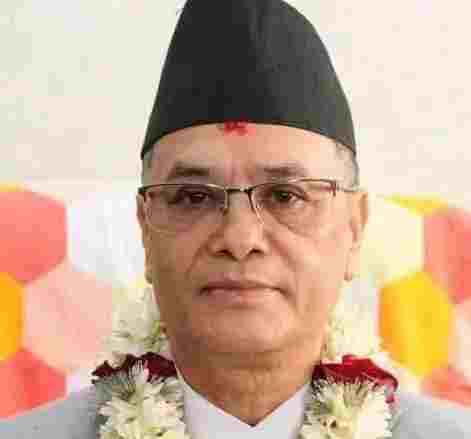 महाराजगञ्जस्थित निवासबाट पूर्वप्रधानन्यायाधीश जबरा पक्राउ